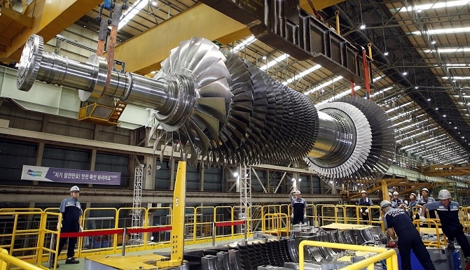 두산중공업이 ‘파워젠 인터내셔널 2019’에서 선보이는 발전용 대형가스터빈 270MW급 모델.